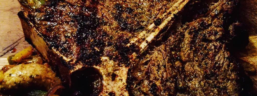 Hoe barbecue je een T-bone steak