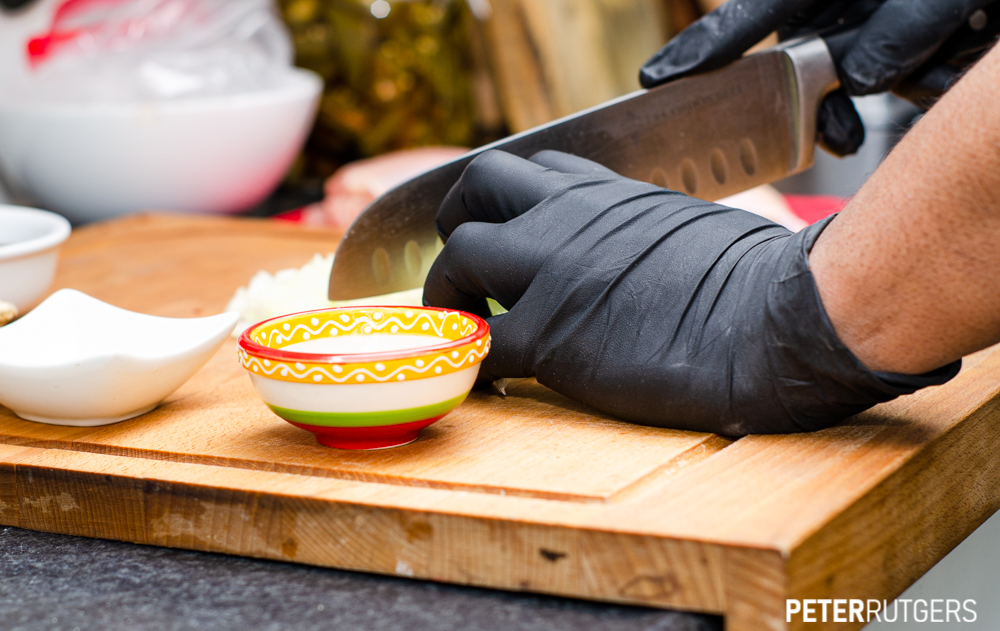 BBQ Nerds snijden ui